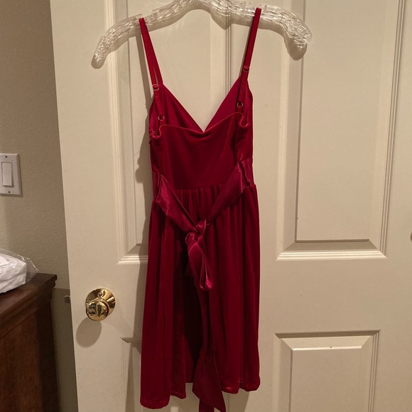 Necessary Objects Velvet Babydoll dress - Picture 2 of 4